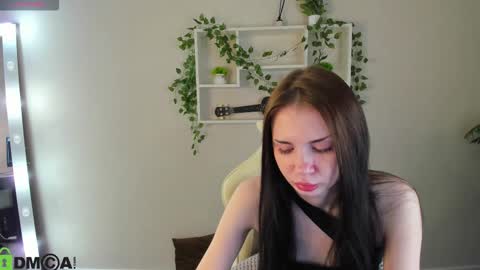 Lola online show from 11/04/25, 09:19