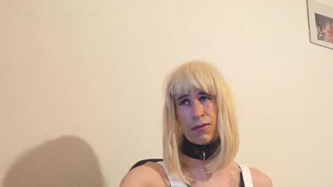 Lola online show from 05/27/26, 06:49