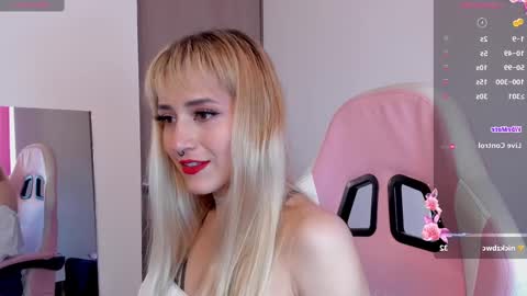 Snapshot of lolly_js_ chatting on 12/20/24, 03:31 Lolly  online show from 12/20/24, 03:31