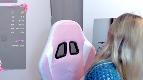 Snapshot of lolly_js_ chatting on 12/29/24, 12:41 Lolly  online show from 12/29/24, 12:41