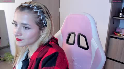 Snapshot of lolly_js_ chatting on 12/31/24, 07:53 Lolly  online show from 12/31/24, 07:53