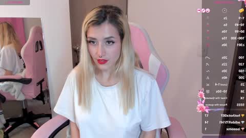 Snapshot of lolly_js_ chatting on 01/06/25, 06:58 Lolly  online show from 01/06/25, 06:58