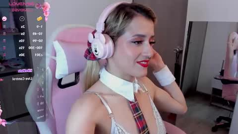 Snapshot of lolly_js_ chatting on 01/13/25, 04:18 Lolly  online show from 01/13/25, 04:18