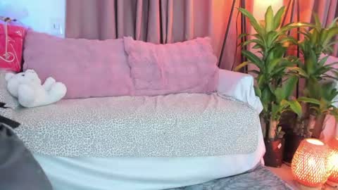 Lolly  online show from 06/18/26, 04:46