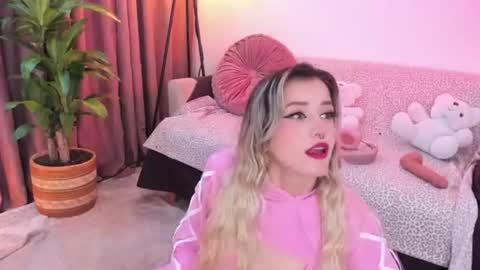 Lolly  online show from 08/03/26, 01:15