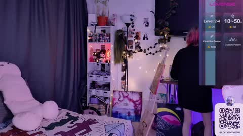 Lolly   online show from 12/12/24, 10:52