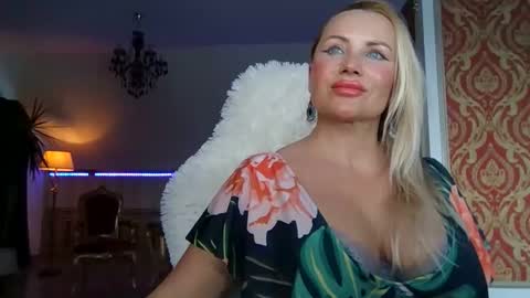 Snapshot of lollyta2023 chatting on 12/26/24, 02:05 Roxy online show from 12/26/24, 02:05