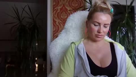 Snapshot of lollyta2023 chatting on 01/31/25, 01:56 Roxy online show from 01/31/25, 01:56