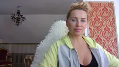 Snapshot of lollyta2023 chatting on 02/22/25, 01:02 Roxy online show from 02/22/25, 01:02