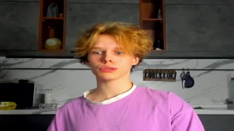 Snapshot of lolnoillimsary chatting on 05/24/26, 05:29 Nelis online show from 05/24/26, 05:29
