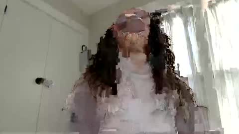 Lolo online show from 10/27/25, 06:23