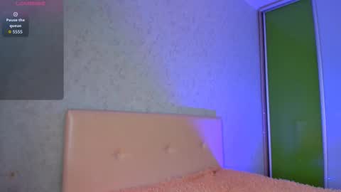 Snapshot of lolypump chatting on 10/30/25, 04:36 SallyBunny online show from 10/30/25, 04:36