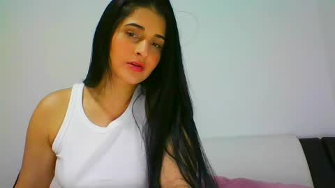 estehfania online show from 01/06/25, 11:31