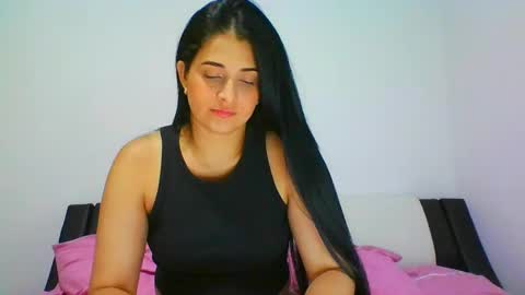 estehfania online show from 02/04/25, 01:02