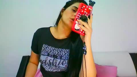 estehfania online show from 02/09/25, 01:22