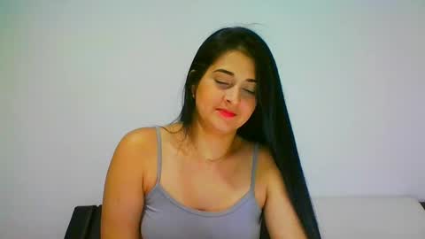 estehfania online show from 02/13/25, 11:37