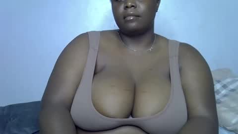Snapshot of lomyenom56 chatting on 04/16/26, 07:14 lomyenom56 online show from 04/16/26, 07:14