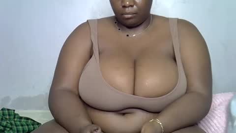 Snapshot of lomyenom56 chatting on 04/17/26, 12:13 lomyenom56 online show from 04/17/26, 12:13