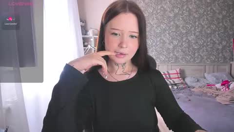 lona online show from 09/28/25, 11:04