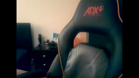 london_man1988 online show from 03/10/25, 08:59