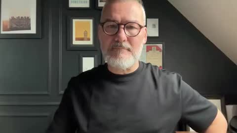 EnglishBear online show from 10/10/25, 08:57