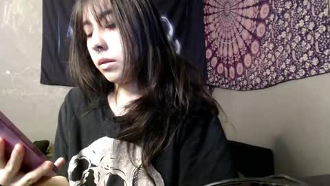 Snapshot of londonray chatting on 06/04/26, 09:54 londonray online show from 06/04/26, 09:54
