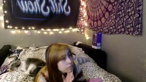 Snapshot of londonray chatting on 06/17/26, 10:00 londonray online show from 06/17/26, 10:00