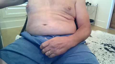 JustaGuyinMS online show from 10/16/25, 04:08