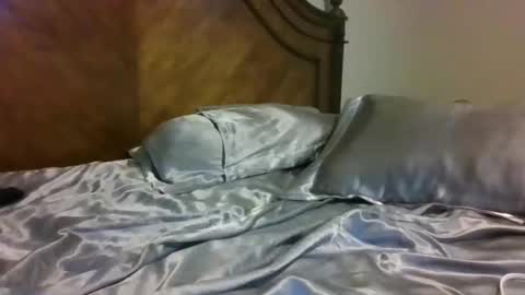 Snapshot of longdsmeag chatting on 11/08/25, 03:18 longdsmeag online show from 11/08/25, 03:18