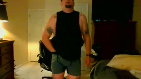 Snapshot of longlastingviking chatting on 05/19/26, 02:40 longlastingviking online show from 05/19/26, 02:40