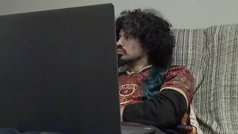 Snapshot of longnight5 chatting on 01/18/25, 10:06 Alejandro Rulitos Twitter longnight55 Intagram 5longnight5 online show from 01/18/25, 10:06