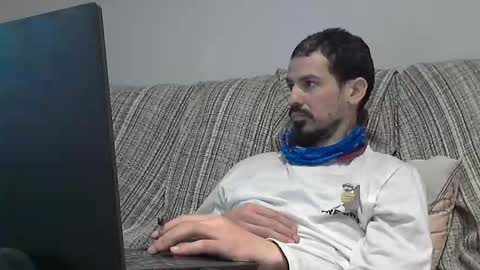 Snapshot of longnight5 chatting on 02/12/25, 04:11 Alejandro Rulitos Twitter longnight55 Intagram 5longnight5 online show from 02/12/25, 04:11