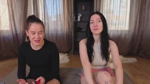  Adele Ellie and Lou   Sally Dana and Bonnie online show from 09/18/25, 04:25