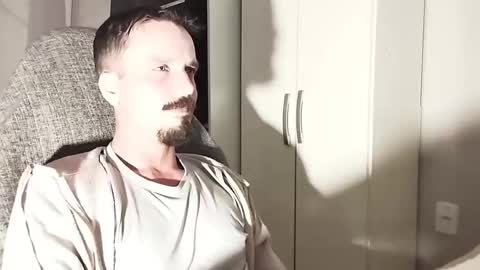 Lucas online show from 10/10/25, 11:04