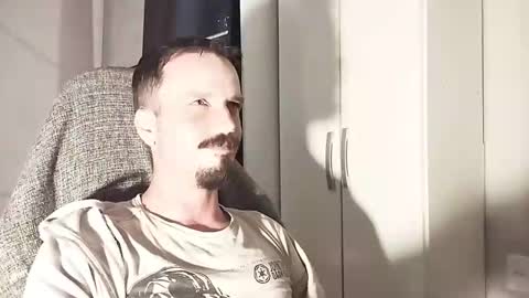 Lucas online show from 10/15/25, 07:14