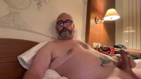 Snapshot of lookin4funtimz chatting on 12/17/25, 12:44 lookin4funtimz online show from 12/17/25, 12:44