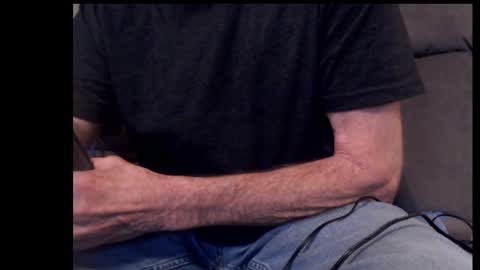 looking469 online show from 11/21/25, 12:54