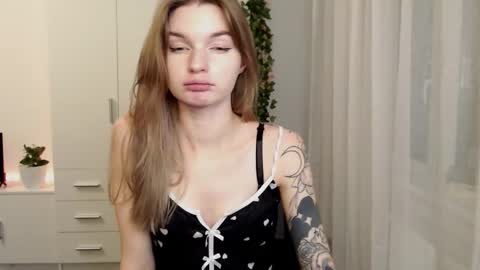 Luna online show from 11/08/25, 02:17