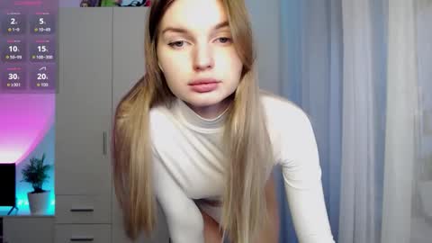 Luna online show from 11/27/25, 07:43