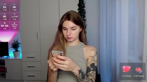 Luna online show from 11/30/25, 11:25