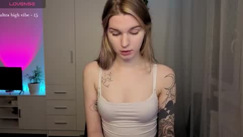 Luna online show from 02/04/26, 03:12