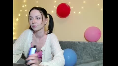 Snapshot of loonsey chatting on 03/06/25, 08:37 loonsey online show from 03/06/25, 08:37