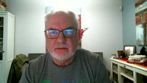 Snapshot of loop102 chatting on 04/04/26, 07:11 loop102 online show from 04/04/26, 07:11