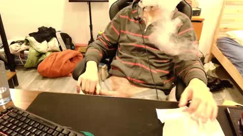 Snapshot of loosegoose420 chatting on 10/22/25, 12:38 Peter and Ash online show from 10/22/25, 12:38