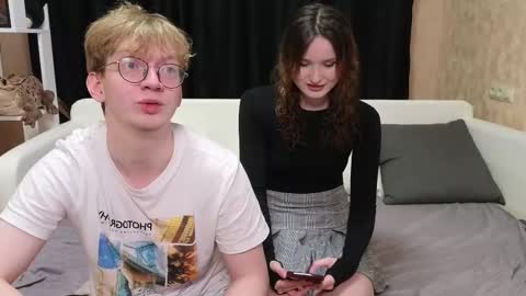 Jean and Isa right couple Mark and Eva left couple online show from 02/18/25, 09:10