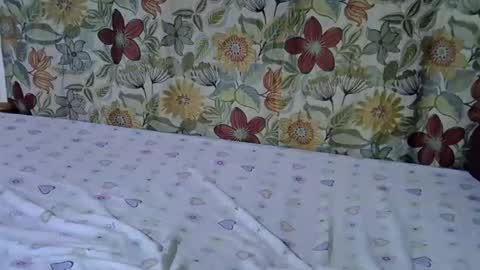 lora_amor online show from 05/13/26, 01:30