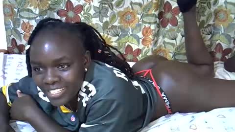 Snapshot of lora_amor chatting on 06/11/26, 02:53 lora_amor online show from 06/11/26, 02:53