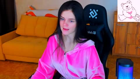 Lora Cain online show from 01/18/25, 04:10