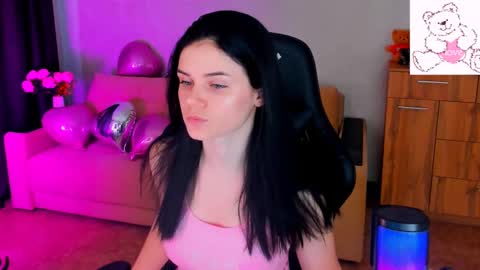 Lora Cain online show from 02/16/25, 01:27