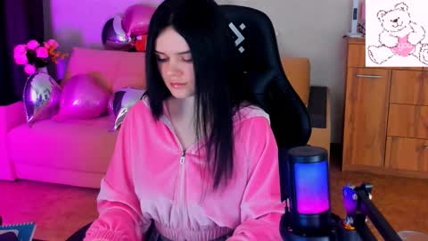 Lora Cain online show from 02/22/25, 02:19